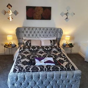 https://king-bed-premium-luxury-suite-free-parking-free-fast-wifi.yorkshirehotels.net
